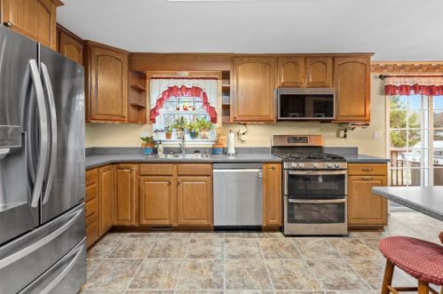 1783 Chessland St, Pittsburgh PA 15205-4063 exterior