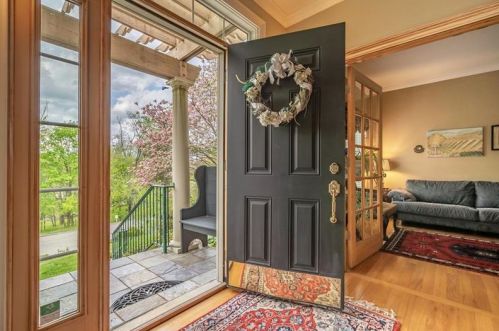 104 Lariat Dr, Canonsburg, PA 15317-3284