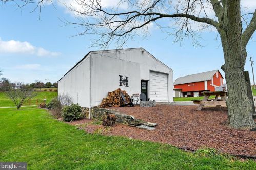 435 Boxwood Rd, Red Lion PA  17356-8347 exterior