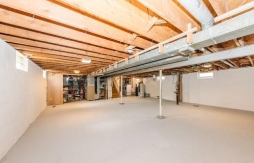 12449 Pilot Dr, Thiensville WI  exterior