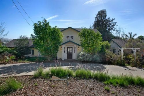 1161 Larkhill Dr, Vista, CA 92084-3311