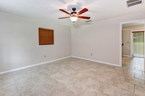 1033 Rich Ave, Deland, FL 32720-3928