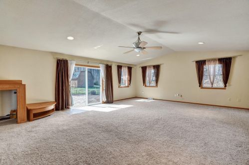 30427 Beachview Ln, Waterford WI 53185-3455 exterior