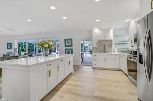 625 Orchid Dr, Naples FL  34102-5012 exterior