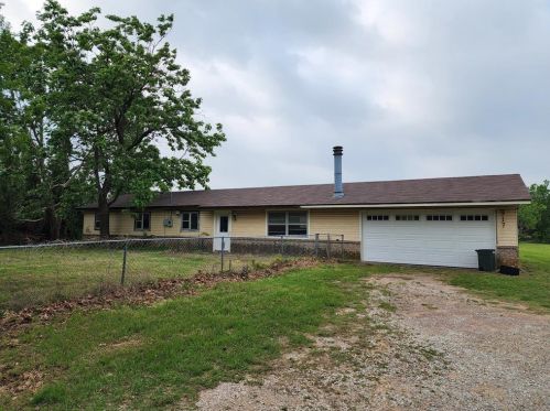 917 Germaine St, Aubrey, TX 76227-9036