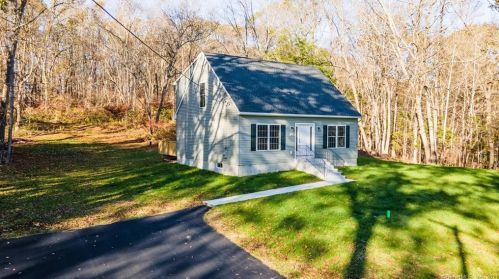 487 Colonel Ledyard Hwy, Gales Ferry, CT 06339-1645