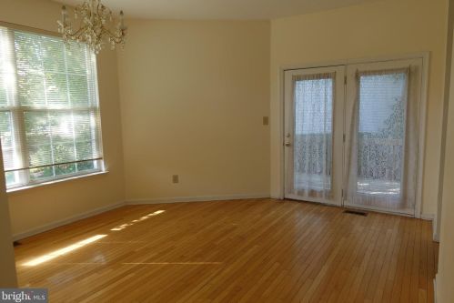 19 Fountayne Ct, Princeton NJ  08540-7823 exterior