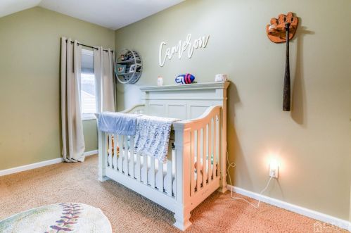 12 Nicholas Dr, Old Bridge NJ  08857-1558 exterior