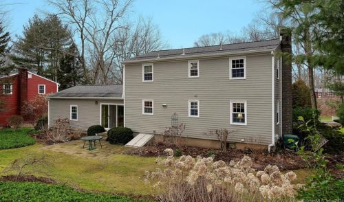 43 Walnut Ln, Northford CT  06472-1128 exterior