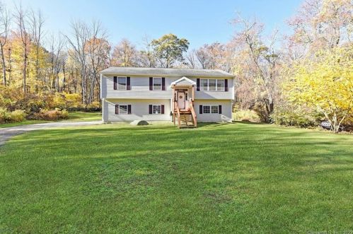 80 Hillcrest Dr, Amston, CT 06231-1757