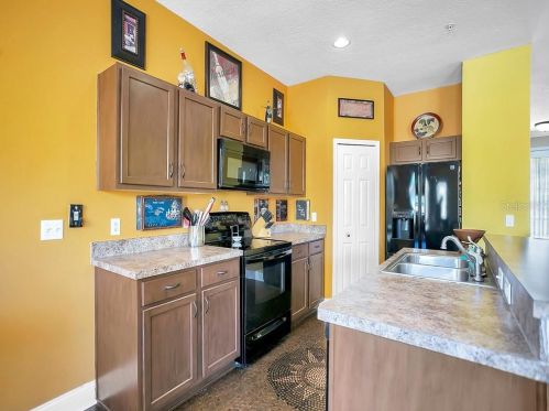 6103 Chapledale Dr, Orlando FL 32829-7718 exterior