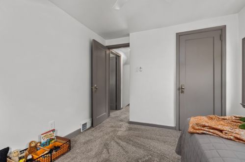 410 Maytide St, Pittsburgh PA  15227-1848 exterior