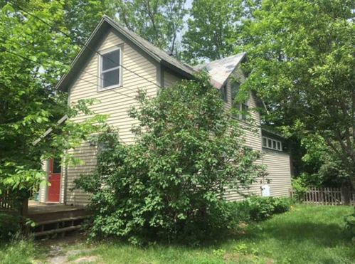 39 Estey Cir, Brattleboro, VT 05301-6541