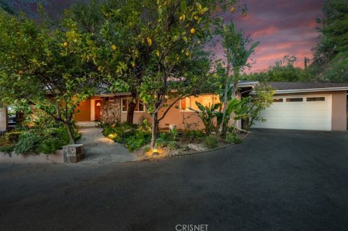 4310 Coronet Dr, Van Nuys, CA 91316-4323