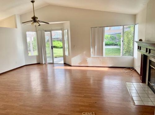 2035 Redwood Crst, Vista, CA 92081-7337