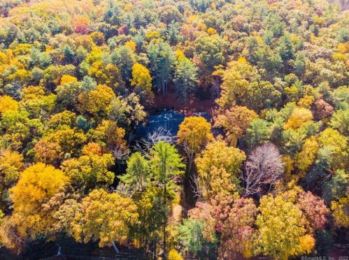 16 Mashentuck Rd, Killingly CT  06239-2221 exterior