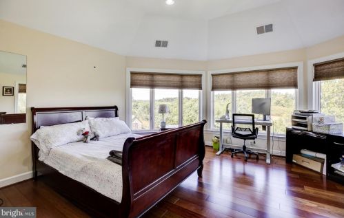 20405 Crimson Pl, Leesburg VA 20175-6362 exterior