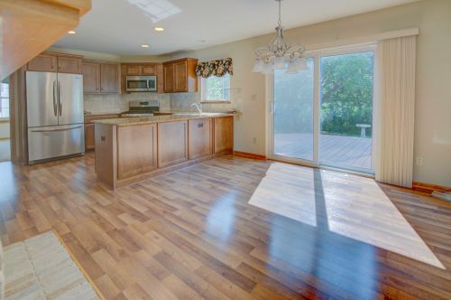 1912 Wexford Ln, Waukesha WI  53186-1252 exterior