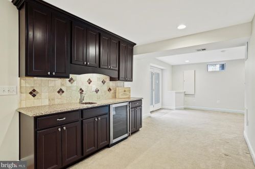 3211 Winter Sun Ter, Herndon VA  20171-1939 exterior