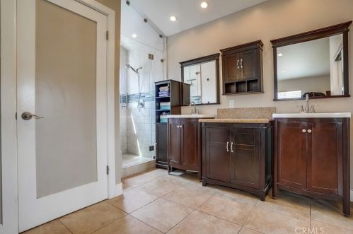 3753 Snowden Ave, Long Beach CA  90808-2226 exterior
