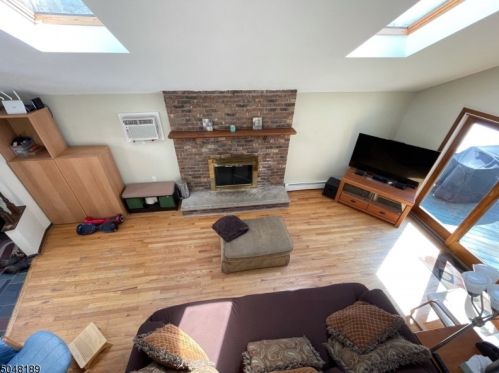 27 Ranger Trl, Sparta, NJ 07871-1220
