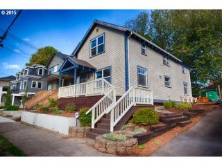 3804 8th Ave, Portland, OR 97202-3704