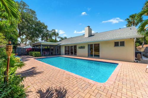 2602 Pepperwood Cir, West Palm Beach FL  33410-5249 exterior