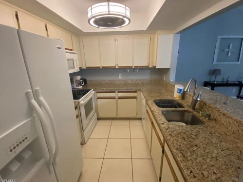 3304 Timberwood Cir, Naples FL  34105-5624 exterior