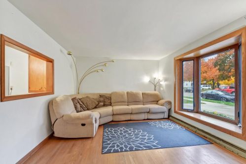 227 Minor Ct, Green Bay, WI 54303-1932