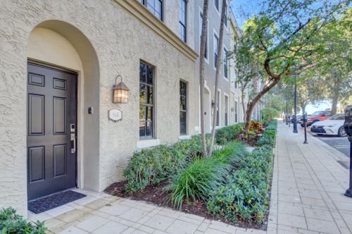 614 Fern St, West Palm Beach, FL 33401-5712