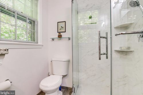 2901 Linden Ln, Falls Church VA  22042-2313 exterior