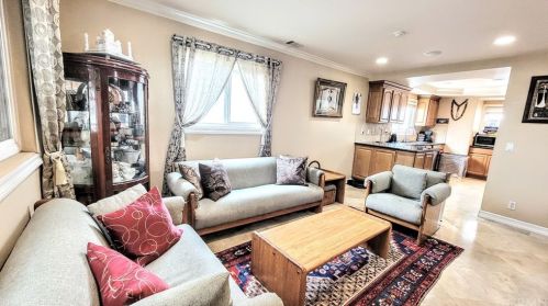 2619 Vanderbilt Ln, Redondo Beach, CA 90278-3318