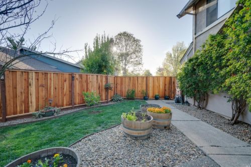 427 Myrtle Ct, Benicia CA  94510-1451 exterior