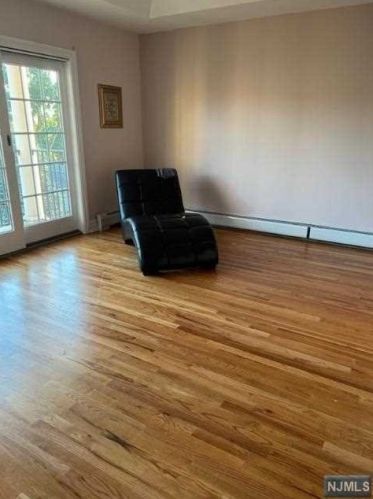 617 Prospect Ave, Fairview NJ  07022-1880 exterior