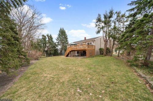 16 Dodd Ter, Verona NJ  07044-1718 exterior