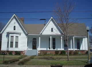1303 College St, Columbus MS  39701-5902 exterior