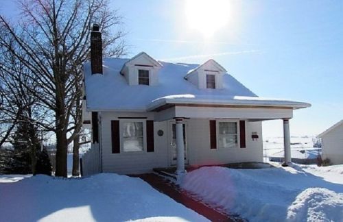 431 Bradview Ct, Monticello, IA 52310-1457