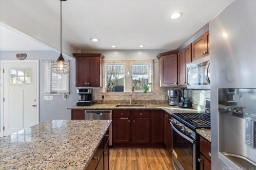 3 Griswold Ct, United States Coast Guard Ac CT  06320-5209 exterior