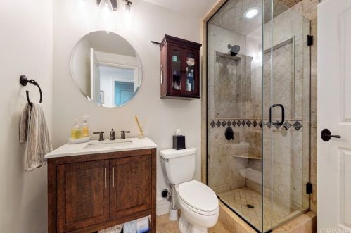 22926 Wrencrest Dr, Calabasas CA  91302-1866 exterior