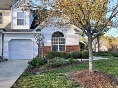 936 Sparrows Nest Ln, Pineville, NC 28134-8846