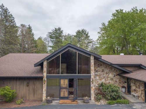 37 Willey Ave, Liberty, NY 12754-1611