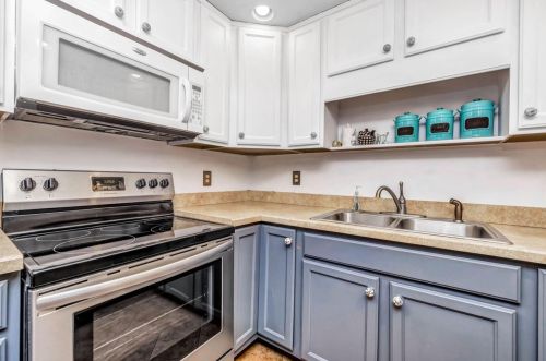 403 3 St, Aurora IN 47001-1311 exterior