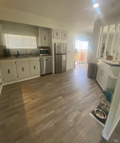 172 Pear Ln, Santa Rosa CA  95407-7664 exterior