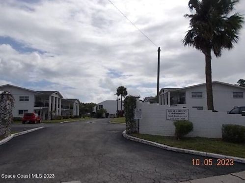 3765 Hopkins Ave, Titusville, FL 32780-2105