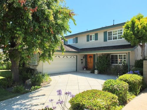 141 Harvard Ln, Seal Beach, CA 90740-2508