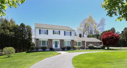 41 Brockett Farm Rd, North Haven, CT 06473-3548