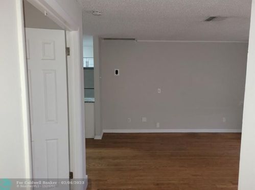 364 Airoso Blvd, Fort Pierce FL  34983-2029 exterior