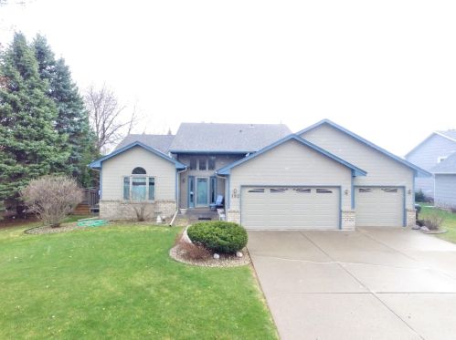 192 Ulmer Dr, Lino Lakes MN  55014-1200 exterior