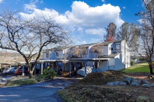 115 Rockwood Dr, Grass Valley, CA 95945-5636