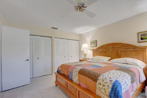 5136 Mirror Lk Blvd, Boynton Beach FL  33472-1211 exterior